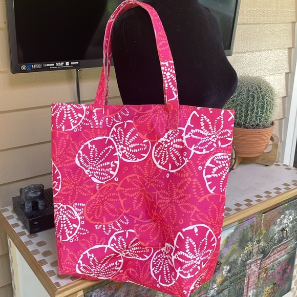 Lilly Pulitzer for Estée Lauder tote - Picture 2 of 6